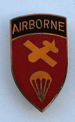 Airborne School USSF Pin w/2 clutches - Military Patches and Pins