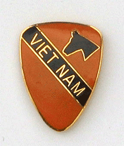 1st Cavalry Vietnam Pin w/2 clutches - Military Patches and Pins