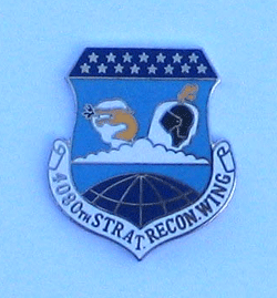 4080th Strat Recon Wing w/2 clutches - Military Patches and Pins